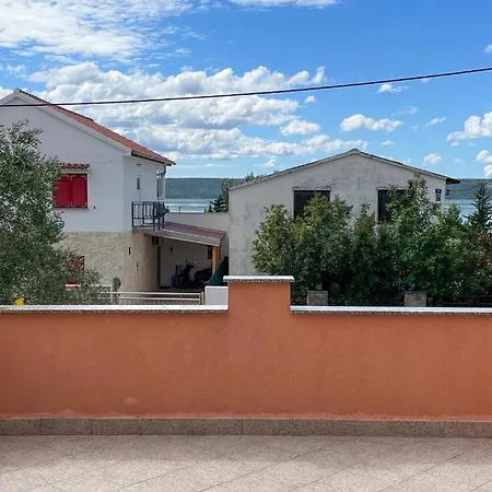 2 Bedroom Awesome In