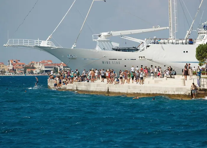 Апартаменты 2 Bedroom Cozy In Масленица