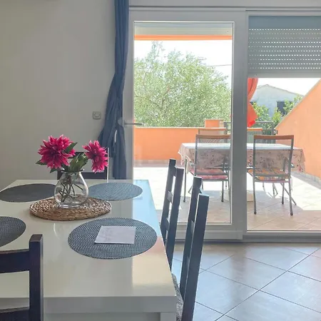 Апартаменты 2 Bedroom Awesome In *