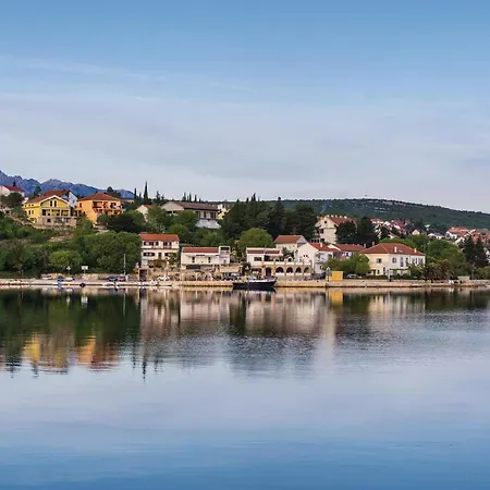 2 Bedroom Awesome In Apartamento Maslenica