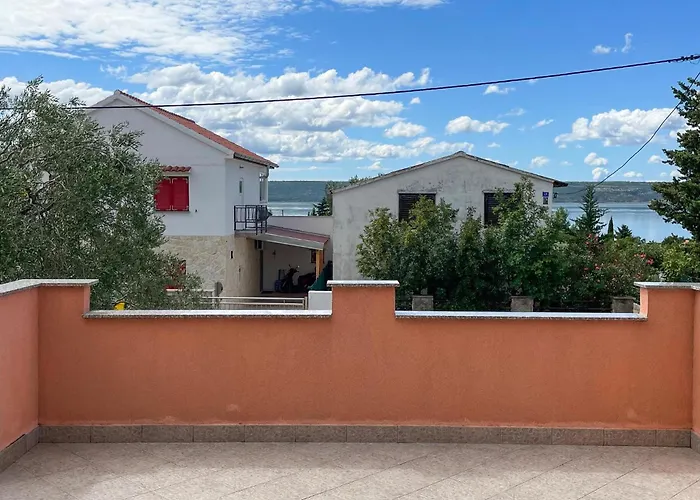 2 Bedroom Cozy In