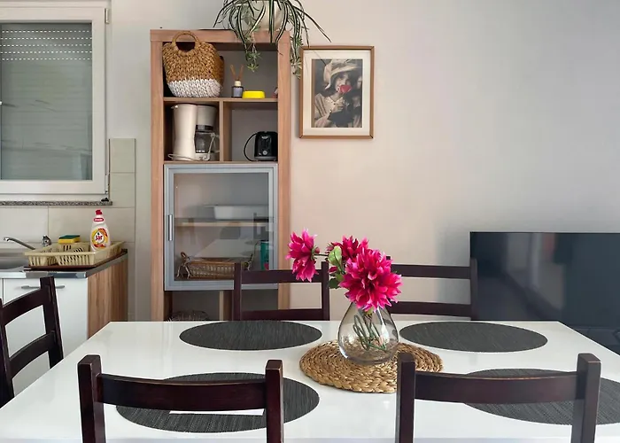 아파트 2 Bedroom Cozy In 마슬레니차